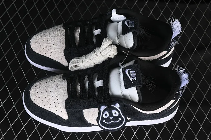 All categories Nk SB Dunk Series Nk SB Dunk Low low-top sneakers Nike Dunk Low "Panda" black and white panda low-top casual sneakers IB2990-100